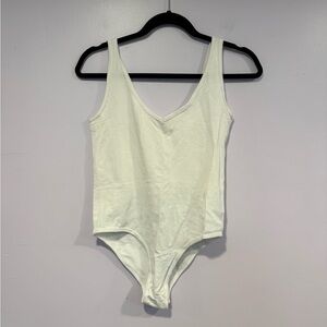 White‎ ribbed seamless bodysuit